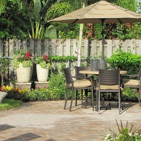 Отель Heffron Manor Wilton Manors Экстерьер фото