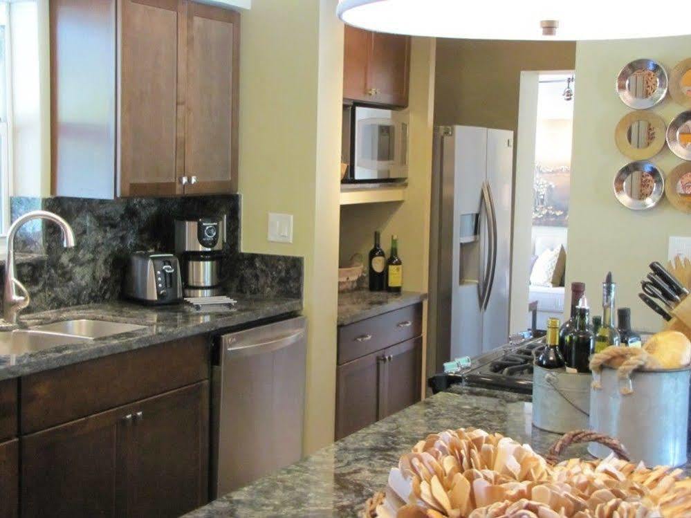 Отель Heffron Manor Wilton Manors Экстерьер фото