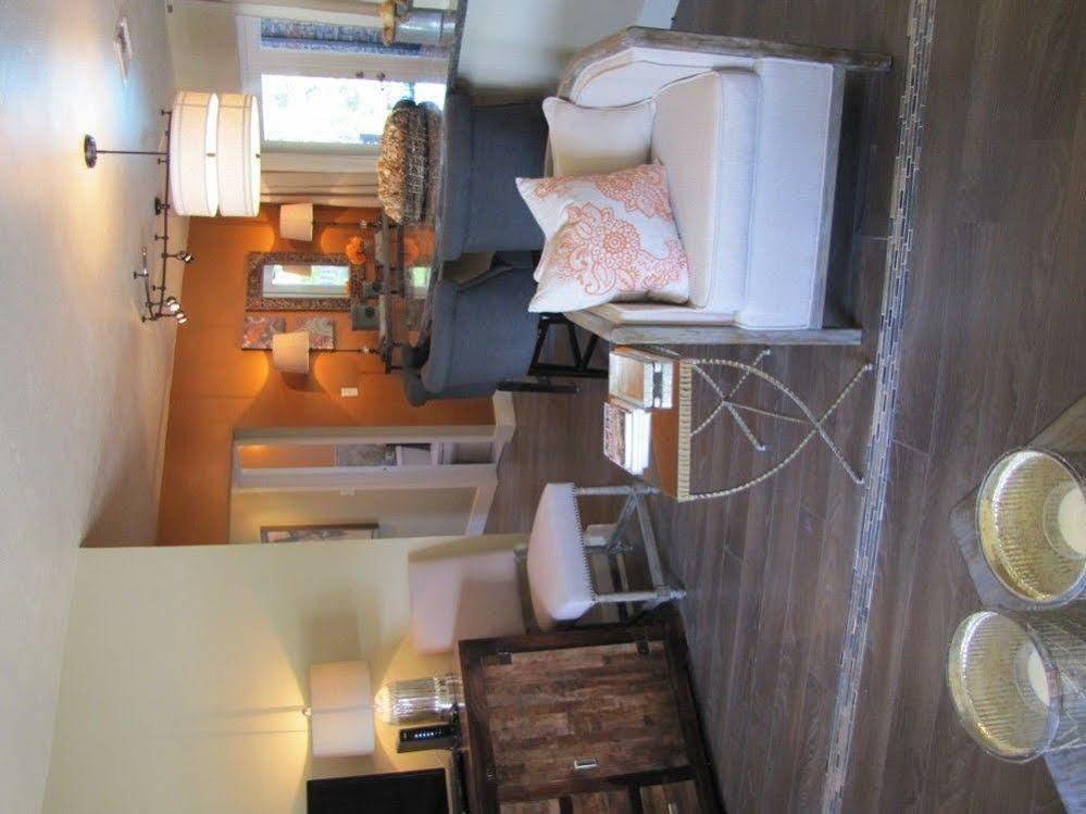 Отель Heffron Manor Wilton Manors Экстерьер фото